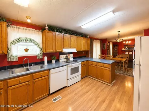 15159 Sara Ln, Saucier, MS 39574 photo 5