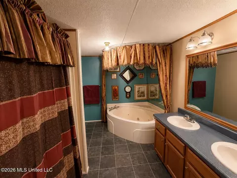 15159 Sara Ln, Saucier, MS 39574 photo 9