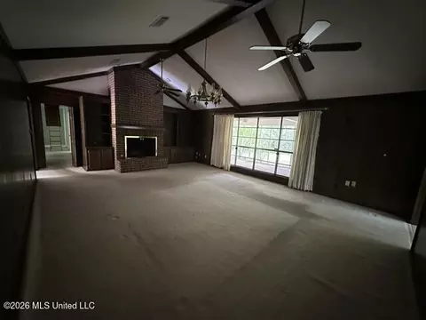 Living - 72 Terrapin Dr, Brandon, MS 39042 photo 1 of 2