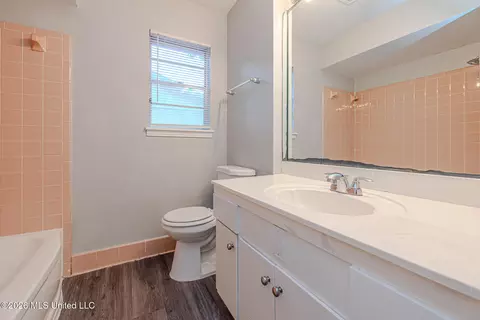 Bath - 1212 Springdale Dr, Jackson, MS 39211 photo 3 of 4