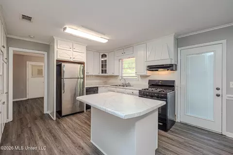 Kitchen - 1212 Springdale Dr, Jackson, MS 39211 photo 3 of 3
