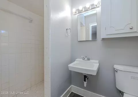 Bath - 1212 Springdale Dr, Jackson, MS 39211 photo 1 of 4