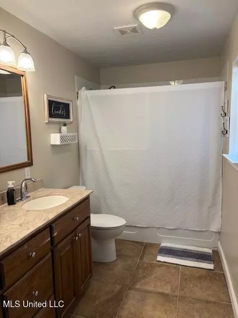 Bath - 147 Howells Ferry Rd, Lucedale, MS 39452 photo 1 of 4