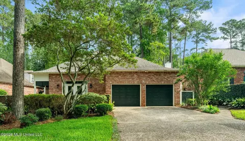10 Moss Point Rd, Hattiesburg, MS 39402
