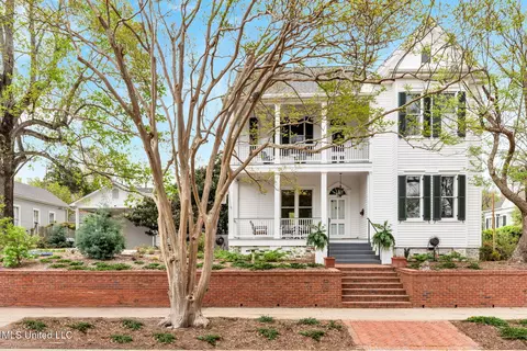 313 S Pearl St, Natchez, MS 39120