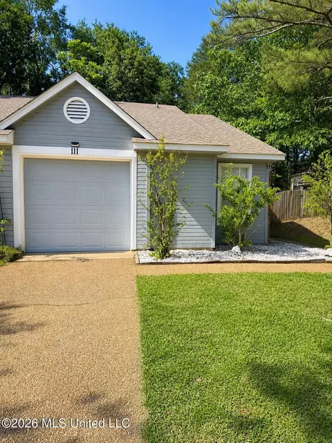 111 Glen Hollow Dr, Clinton, MS 39056