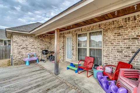 Exterior - 994 Filmore Dr, Brandon, MS 39042 photo 8 of 11