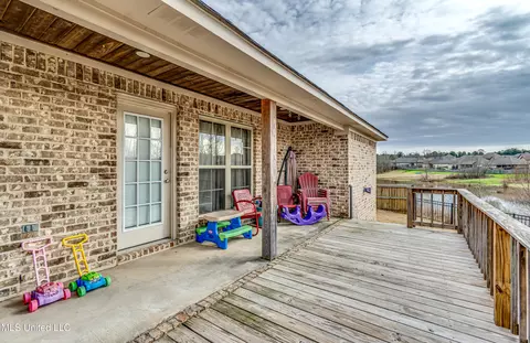 Exterior - 994 Filmore Dr, Brandon, MS 39042 photo 7 of 11