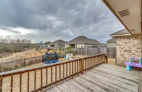 Exterior - 994 Filmore Dr, Brandon, MS 39042 photo 9 of 11