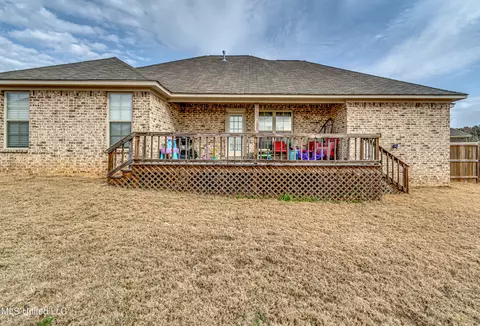 Exterior - 994 Filmore Dr, Brandon, MS 39042 photo 6 of 11