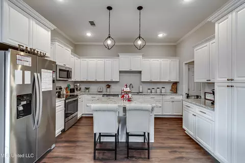 Kitchen - 994 Filmore Dr, Brandon, MS 39042 photo 1 of 8