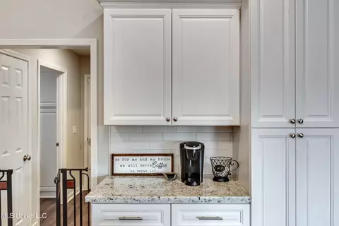 Kitchen - 994 Filmore Dr, Brandon, MS 39042 photo 8 of 8