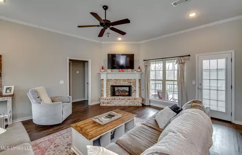 Living - 994 Filmore Dr, Brandon, MS 39042 photo 3 of 4