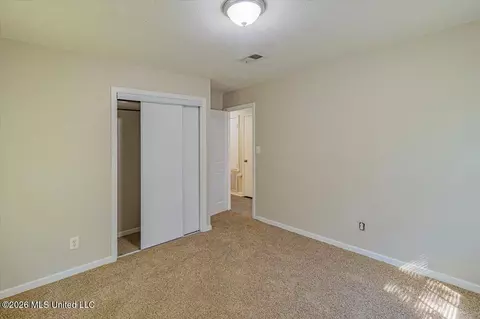 Bedroom - 1404 Plantation Blvd, Jackson, MS 39211 photo 2 of 6