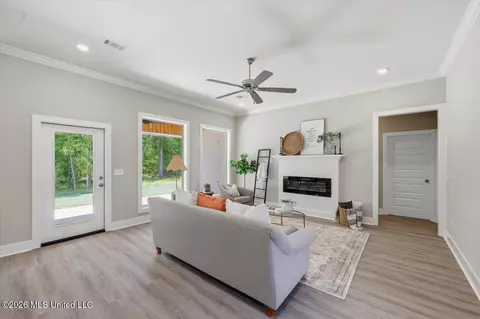 Living - 218 New Haven Ln, Brandon, MS 39042 photo 1 of 1