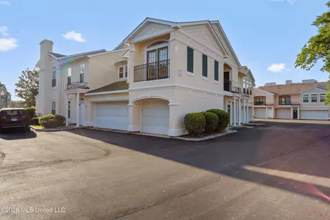 2252 Beach Dr, Gulfport, MS 39507