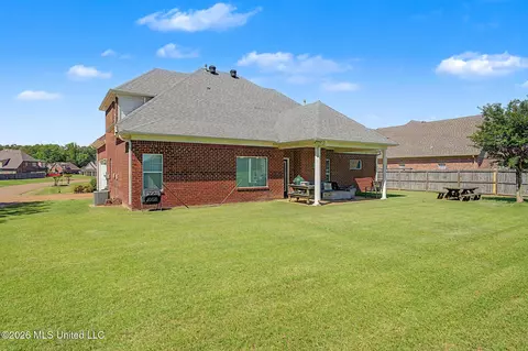 Exterior - 4929 Bakersfield Dr, Nesbit, MS 38651 photo 7 of 10