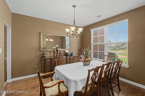 Dining - 4929 Bakersfield Dr, Nesbit, MS 38651 photo 1 of 2