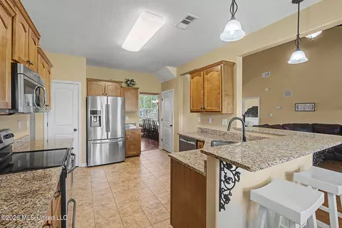 Kitchen - 4929 Bakersfield Dr, Nesbit, MS 38651 photo 2 of 4