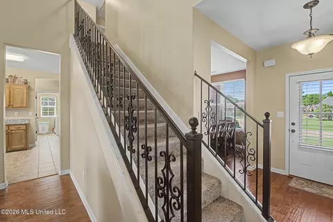 Entry Way - 4929 Bakersfield Dr, Nesbit, MS 38651 photo 4 of 5