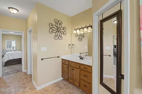 Entry Way - 4929 Bakersfield Dr, Nesbit, MS 38651 photo 3 of 5