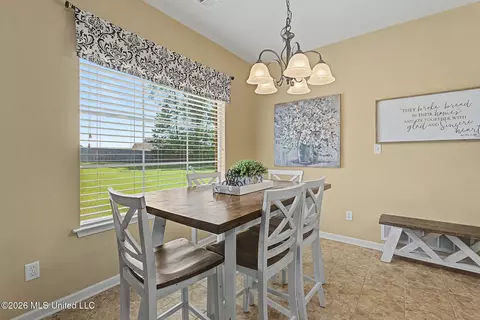 Dining - 4929 Bakersfield Dr, Nesbit, MS 38651 photo 2 of 2