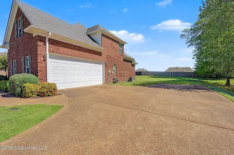 Exterior - 4929 Bakersfield Dr, Nesbit, MS 38651 photo 5 of 10