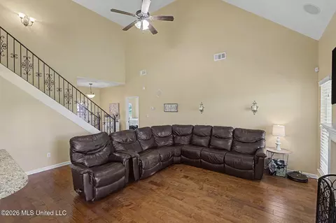 Entry Way - 4929 Bakersfield Dr, Nesbit, MS 38651 photo 2 of 5