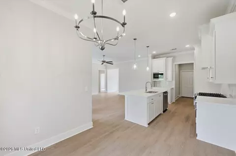 Entry Way - 214 New Haven Ln, Brandon, MS 39042 photo 4 of 5