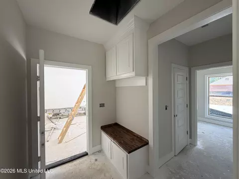 Entry Way - 214 New Haven Ln, Brandon, MS 39042 photo 2 of 4