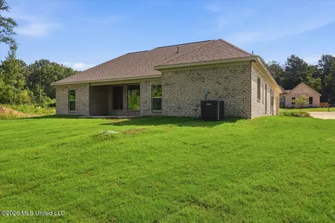 Exterior - 214 New Haven Ln, Brandon, MS 39042 photo 6 of 8