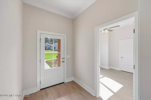 Entry Way - 214 New Haven Ln, Brandon, MS 39042 photo 1 of 5