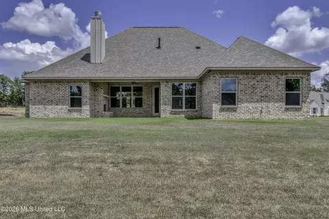 Exterior - 804 Albany St, Brandon, MS 39042 photo 9 of 12