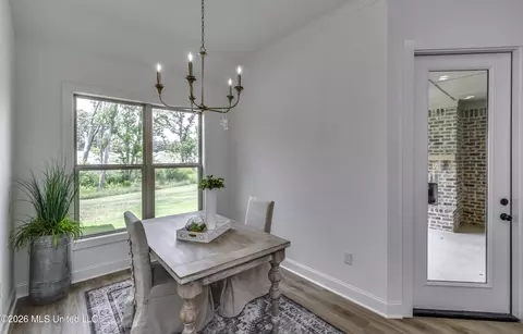 Dining - 804 Albany St, Brandon, MS 39042 photo 1 of 2