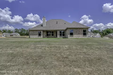 Exterior - 804 Albany St, Brandon, MS 39042 photo 8 of 12