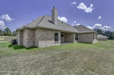 Exterior - 804 Albany St, Brandon, MS 39042 photo 10 of 12