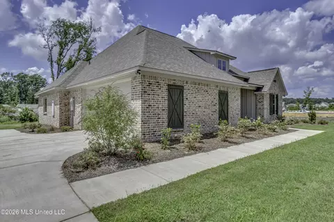 Exterior - 804 Albany St, Brandon, MS 39042 photo 4 of 12