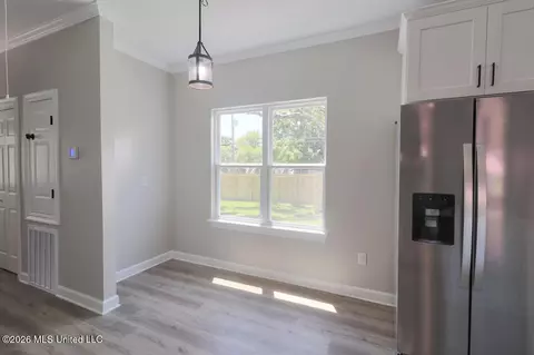Dining - 166 Daisy St, Biloxi, MS 39531 photo 1 of 1