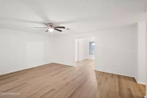 Living - 18 Begonia Ct, Jackson, MS 39206 photo 1 of 1