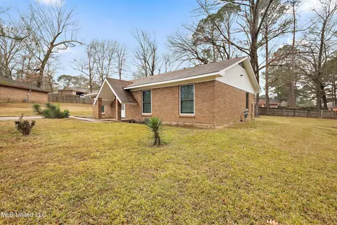 Exterior - 18 Begonia Ct, Jackson, MS 39206 photo 2 of 3