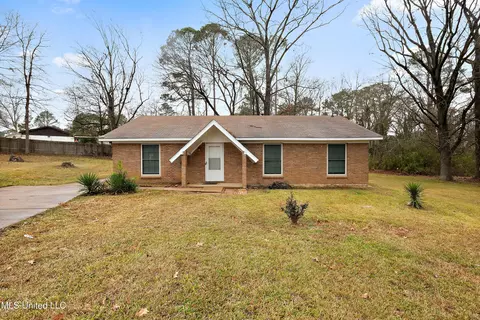 18 Begonia Ct, Jackson, MS 39206