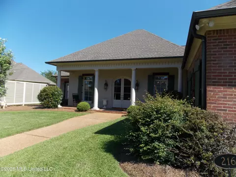 216 Oxford Pl, Ridgeland, MS 39157