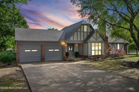 582 White Ash Dr, Southaven, MS 38671