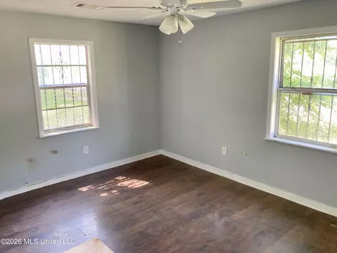 Living - 3753 Liberty St, Jackson, MS 39213 photo 2 of 2