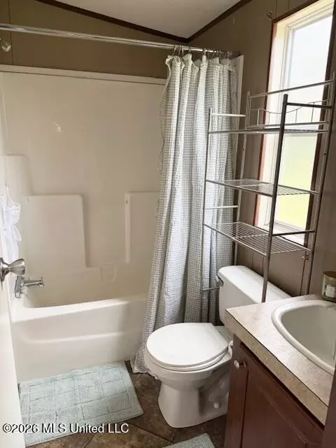 Bath - 8320 Darlene Dr, Moss Point, MS 39562 photo 3 of 3