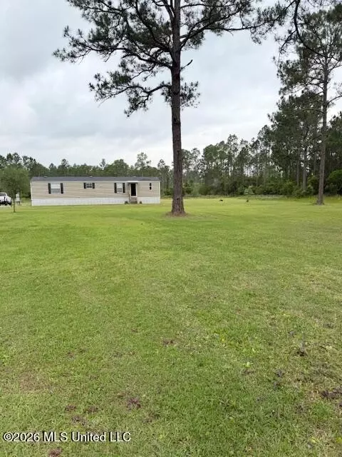 8320 Darlene Dr, Moss Point, MS 39562