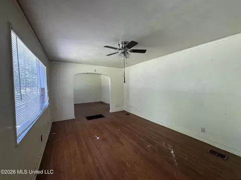 Living - 3330 Charleston Dr, Jackson, MS 39212 photo 1 of 5
