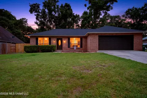 7832 Hilo Pl, Diamondhead, MS 39525