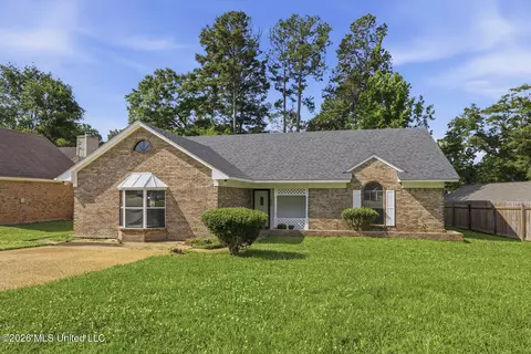 543 Birdie Dr, Byram, MS 39272