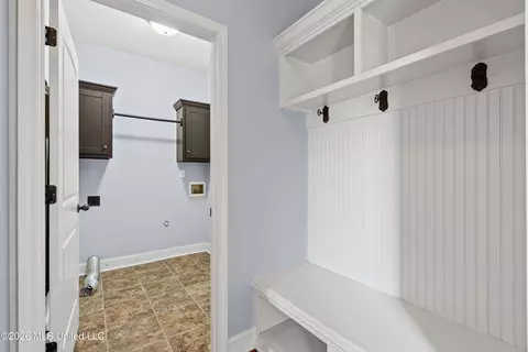 Entry Way - 2349 Saint Ives Ln, Hernando, MS 38632 photo 3 of 3